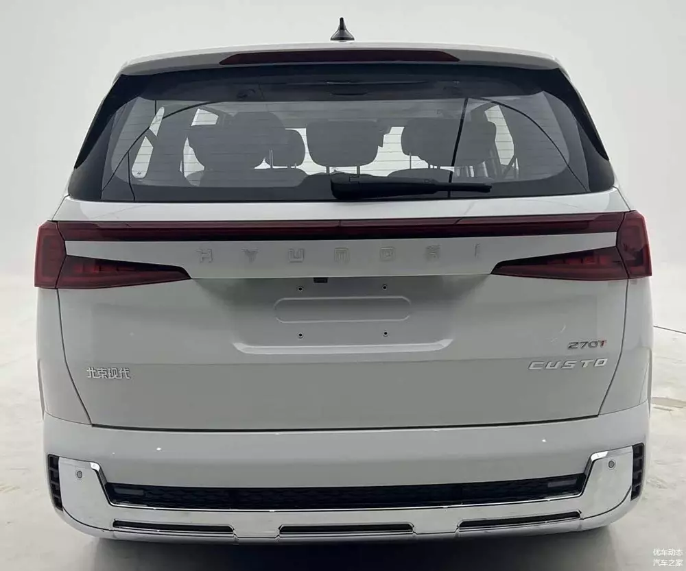 Khu vực phía sau của Hyundai Custin 2027 gần như giữ nguyên