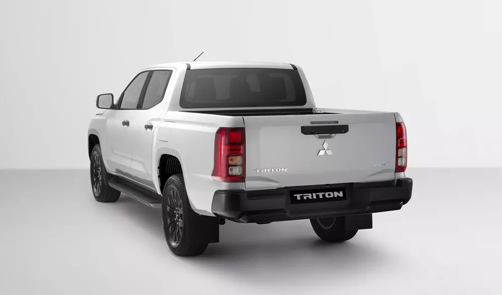 Mitsubishi Triton 4WD AT Premium có thêm thanh trợ lực hỗ trợ mở cửa thùng sau Mitsubishi Triton 4WD AT Premium có thêm thanh trợ lực hỗ trợ mở cửa thùng sau