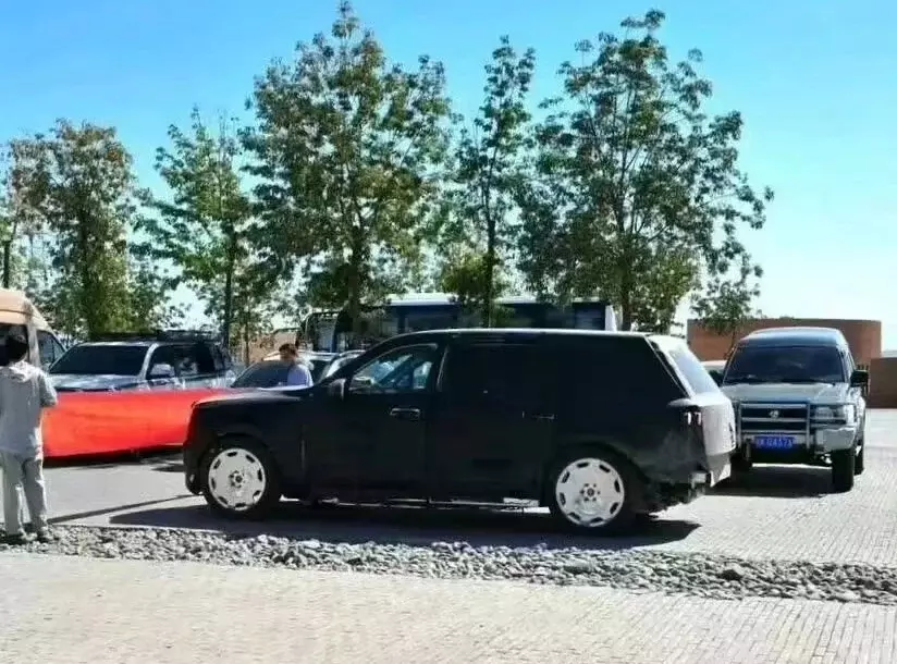 Mẫu SUV mới của BYD, cạnh tranh với Rolls-Royce Cullinan Mẫu SUV mới của BYD, cạnh tranh với Rolls-Royce Cullinan