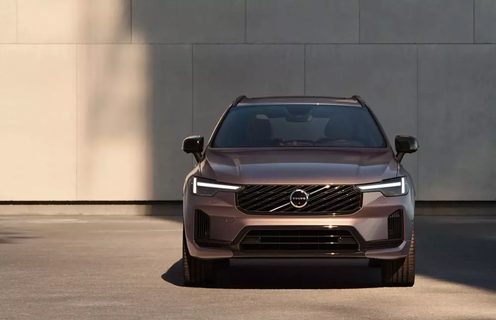 Volvo XC60 2027 được bổ sung thiết kế đầu xe mới Volvo XC60 2027 được bổ sung thiết kế đầu xe mới
