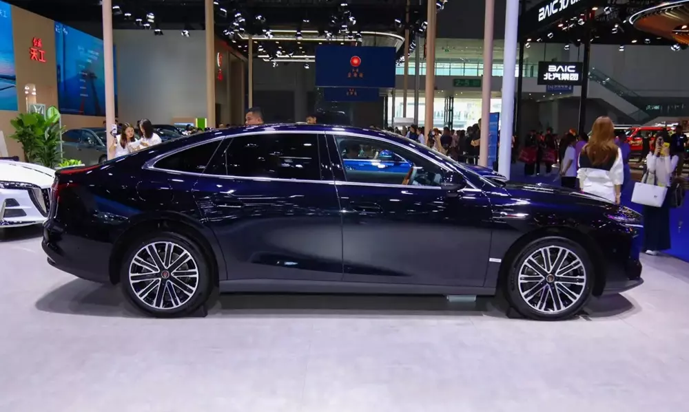 Hongqi H7 được định vị là sedan cỡ lớn Hongqi H7 được định vị là sedan cỡ lớn