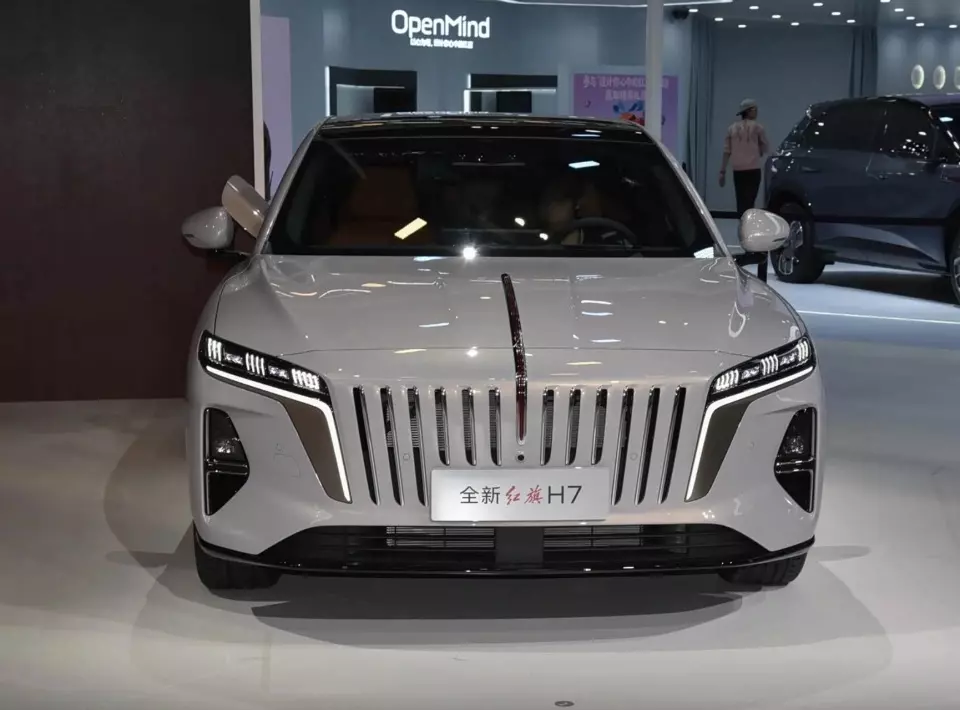 Hongqi H7 được áp dụng ngôn ngữ thiết kế mới Hongqi H7 được áp dụng ngôn ngữ thiết kế mới