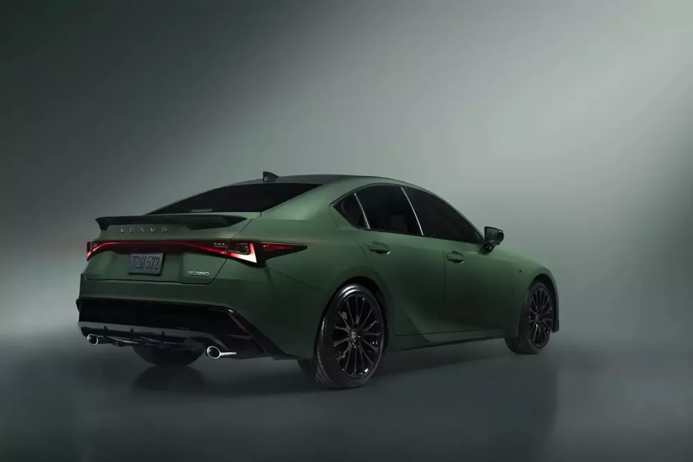 Gói Special Appearance Package còn bổ sung nhiều trang bị khác cho Lexus IS 2027 Gói Special Appearance Package còn bổ sung nhiều trang bị khác cho Lexus IS 2027