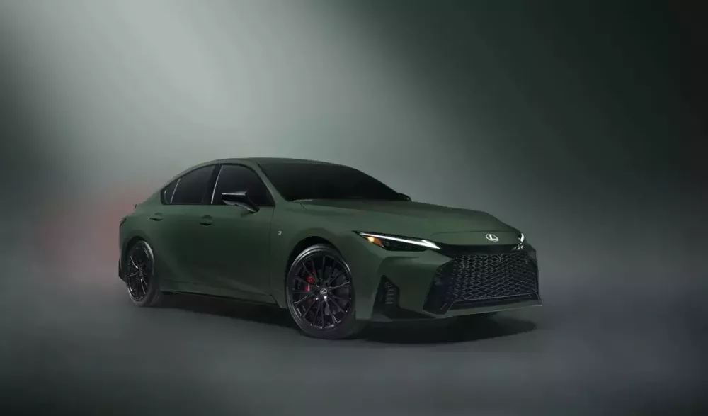 Lexus IS 2027 ra mắt với màu sơn xanh ấn tượng hơn Lexus IS 2027 ra mắt với màu sơn xanh ấn tượng hơn