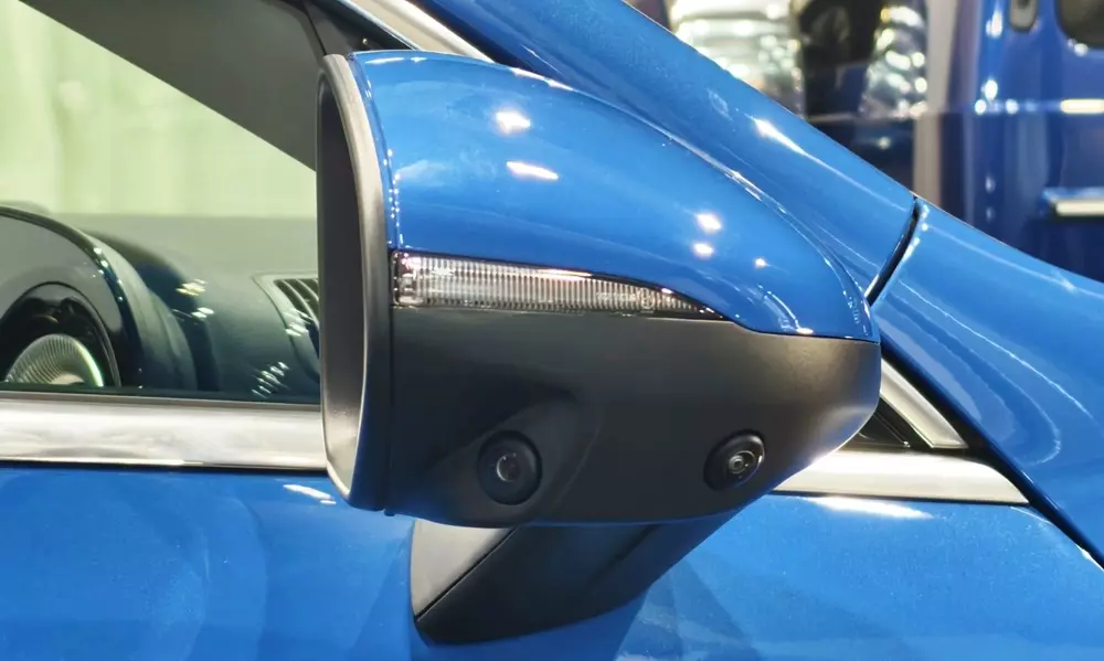 Gương chiếu hậu của Mercedes-Benz CLA 200 Electric nằm trên cửa thay vì cột A, tích hợp camera Gương chiếu hậu của Mercedes-Benz CLA 200 Electric nằm trên cửa thay vì cột A, tích hợp camera