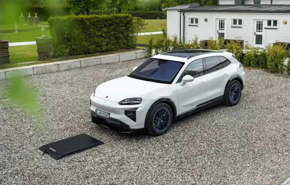 Porsche Cayenne Electric 2027 được bổ sung loạt tính năng mới, sạc xe không cần cắm dây là điểm nhấn Porsche Cayenne Electric 2027 được bổ sung loạt tính năng mới, sạc xe không cần cắm dây là điểm nhấn