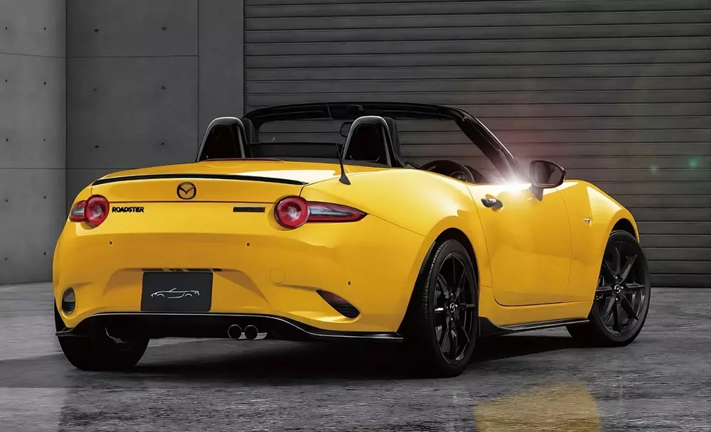 Mazda Roadster FSW Ver. 2 đi kèm những điểm nhấn màu đen tương phản Mazda Roadster FSW Ver. 2 đi kèm những điểm nhấn màu đen tương phản
