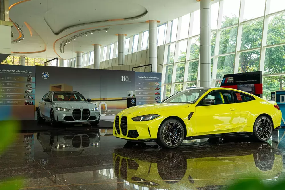Bộ tứ xe hiệu suất cao của BMW ra mắt Việt Nam, giá từ 4,099 tỷ đồng Bộ tứ xe hiệu suất cao của BMW ra mắt Việt Nam, giá từ 4,099 tỷ đồng