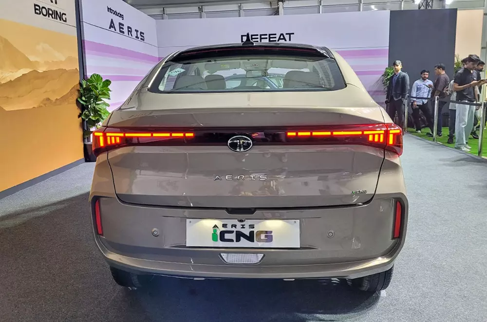 Đèn hậu và cản sau của Tata Aeris đã được làm mới