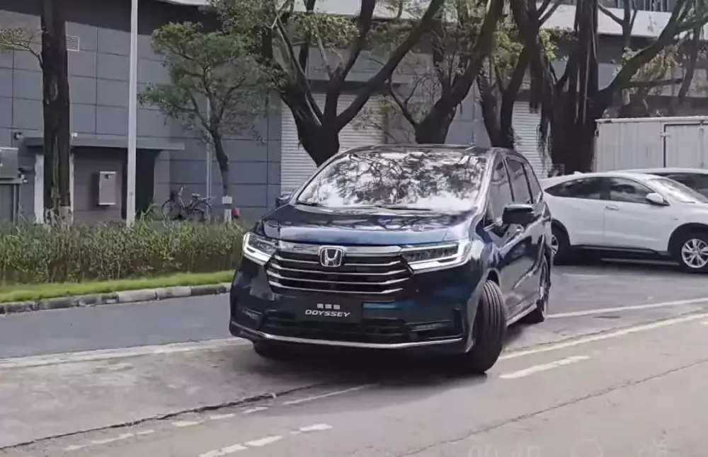 Honda Odyssey được nâng cấp, bỏ bản tiêu chuẩn không có màn hình Honda Odyssey được nâng cấp, bỏ bản tiêu chuẩn không có màn hình