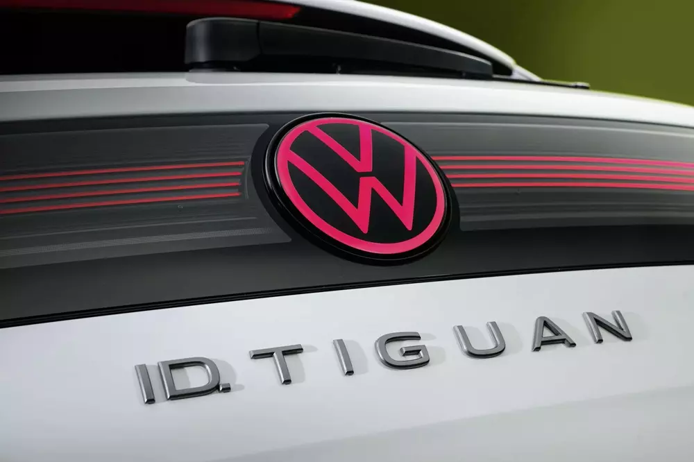 ID. Tiguan được trang bị logo Volkswagen phát sáng ID. Tiguan được trang bị logo Volkswagen phát sáng