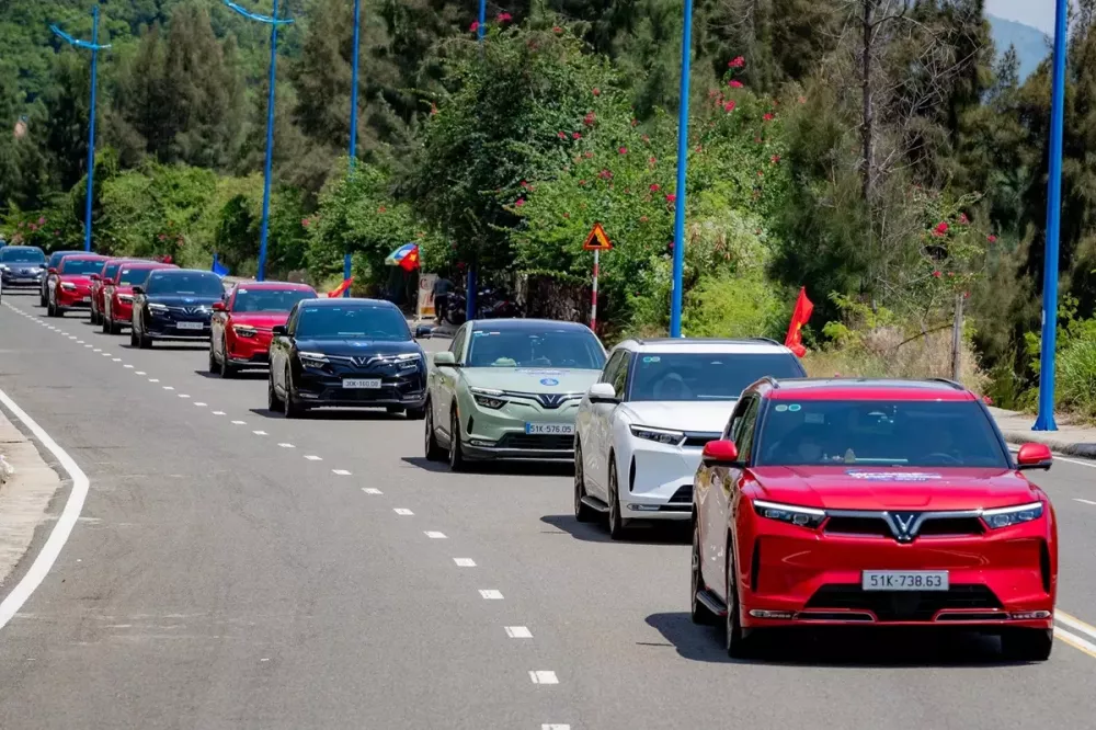 Dải SUV điện VinFast thêm sức hút với ưu đãi “khủng” tới 9% Dải SUV điện VinFast thêm sức hút với ưu đãi “khủng” tới 9%