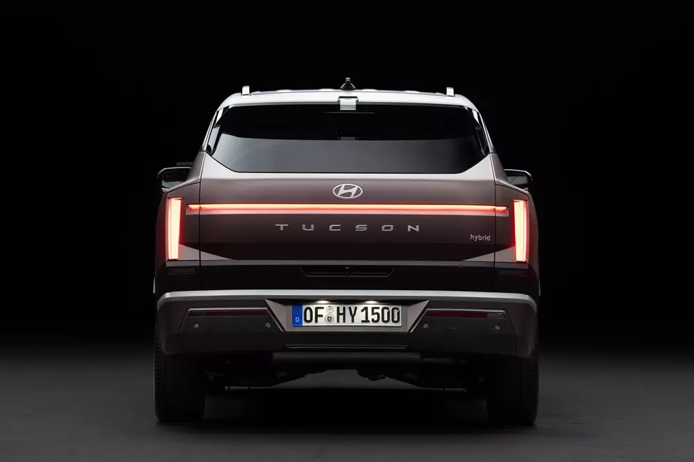 Hyundai Tucson 2027 được trang bị cụm đèn hình chữ H phía trước và sau