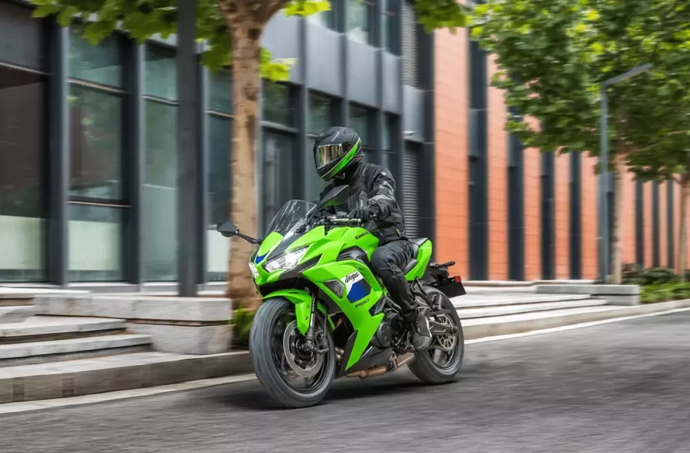Mô tô thể thao Kawasaki Ninja 650 2027 trình làng