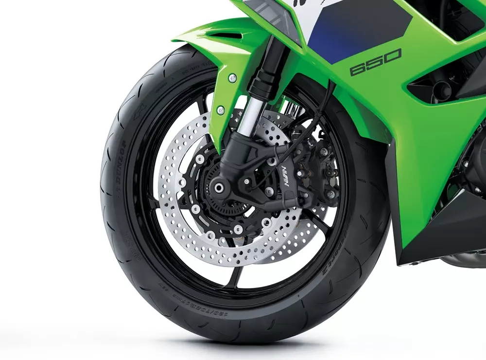 Kawasaki Ninja 650 2027 được trang bị phuộc trước mới