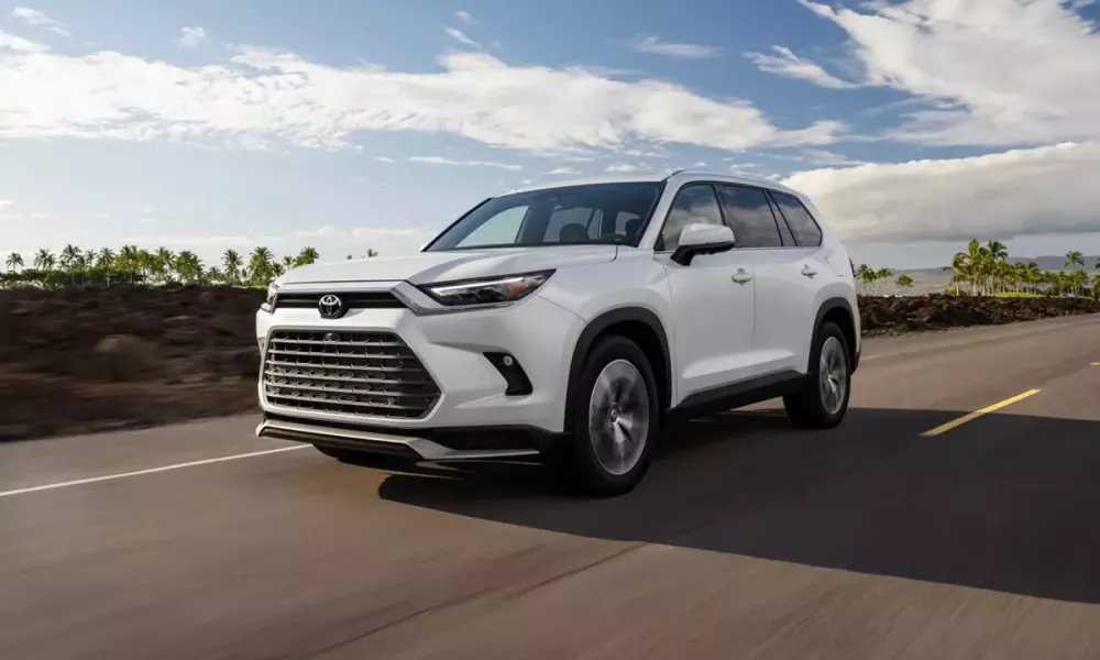 Bên cạnh Woodland Edition, Toyota Grand Highlander 2027 còn được nâng cấp ở các bản khác