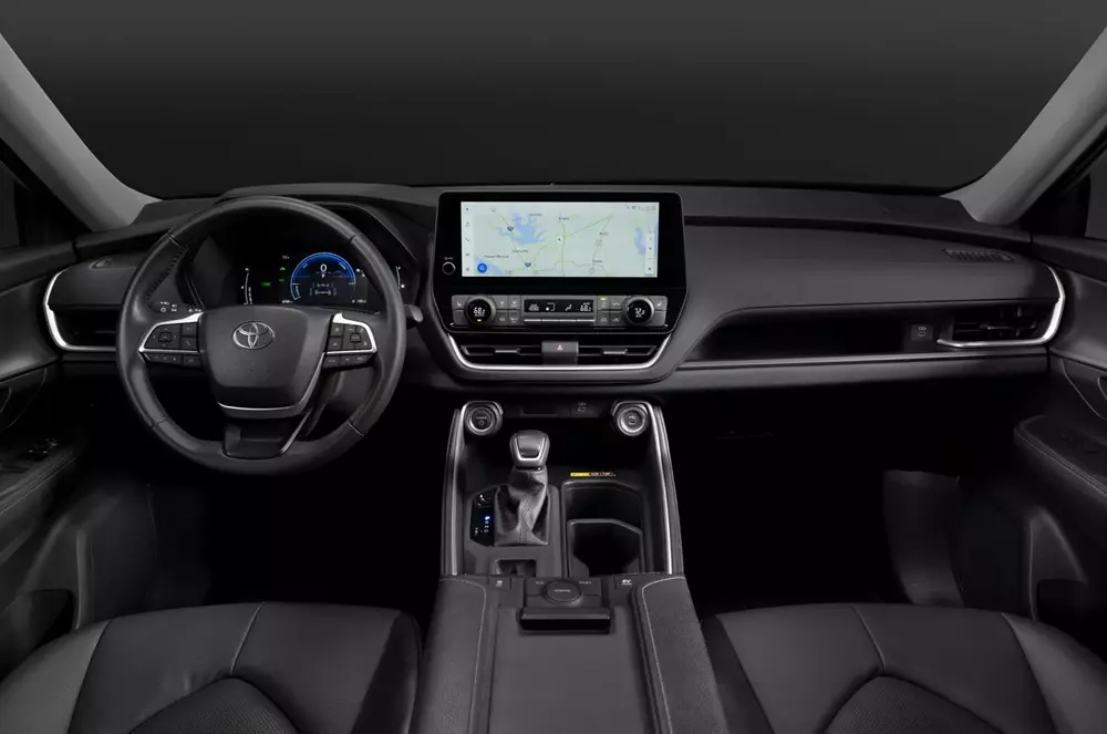 Khoang lái của Toyota Grand Highlander Woodland Edition 202