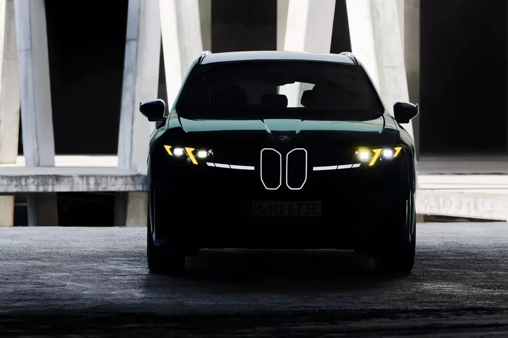 Đèn màu vàng là trang bị tùy chọn của BMW iX3 M60 xDrive