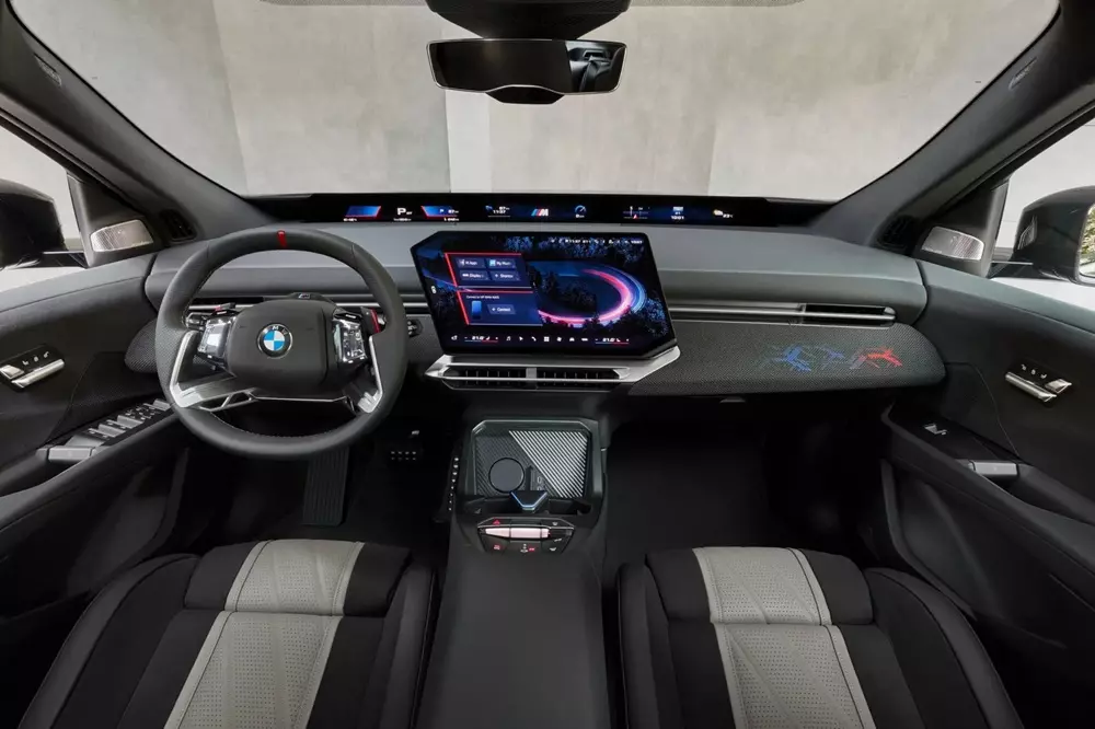 Nội thất thể thao và công nghệ cao của BMW iX3 M60 xDrive