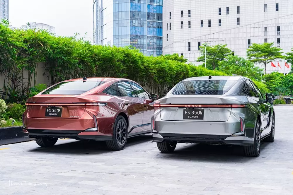 Lexus ES 2026 được trang bị cụm đèn hậu mỏng