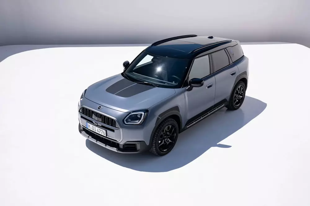 MINI Countryman Untamed Edition 2027 được trang bị nắp ca-pô phồng lên MINI Countryman Untamed Edition 2027 được trang bị nắp ca-pô phồng lên