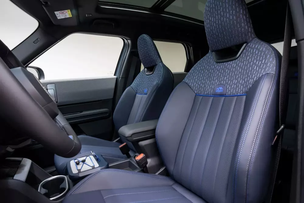Ghế bọc da phối nỉ của MINI Countryman Untamed Edition 2027 Ghế bọc da phối nỉ của MINI Countryman Untamed Edition 2027