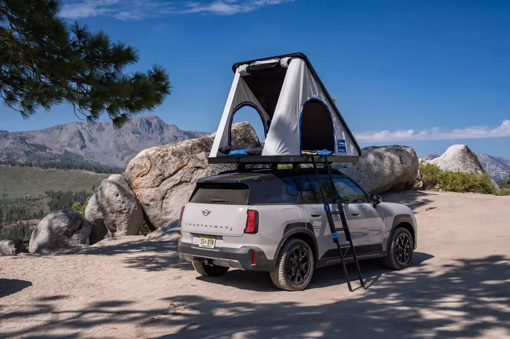 MINI Countryman Untamed Edition 2027 được trang bị sẵn lều nóc MINI Countryman Untamed Edition 2027 được trang bị sẵn lều nóc
