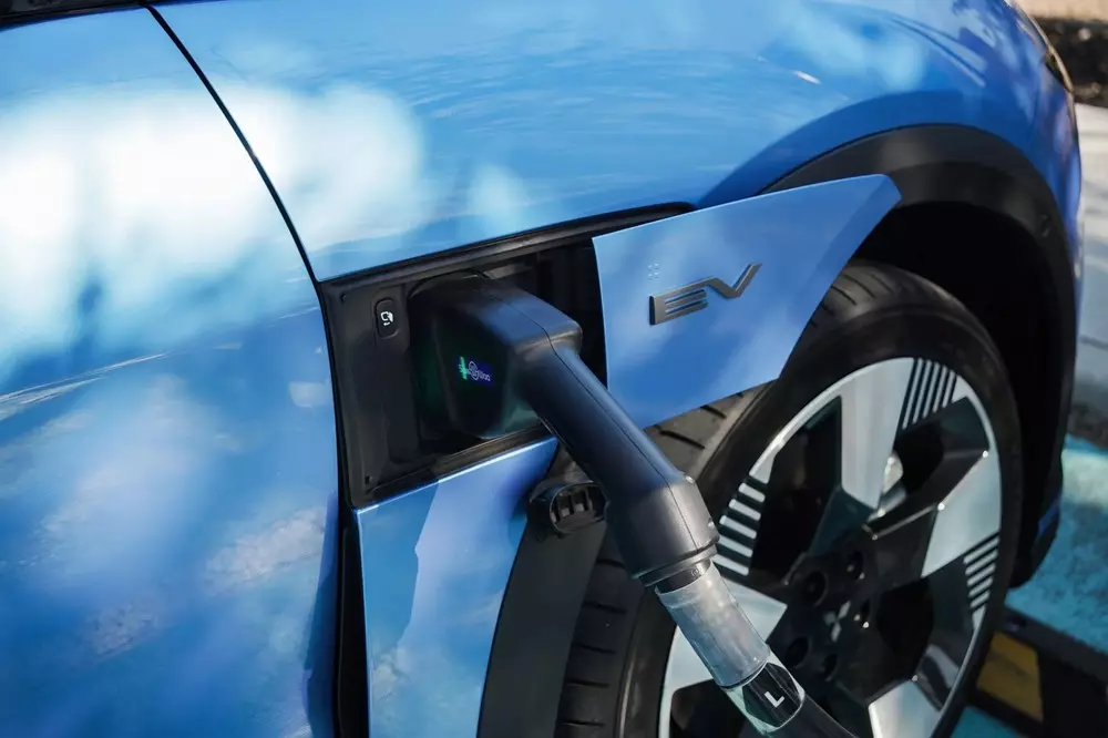 Mitsubishi ASX VR-e sở hữu dung lượng pin và công suất sạc khá khiêm tốn Mitsubishi ASX VR-e sở hữu dung lượng pin và công suất sạc khá khiêm tốn