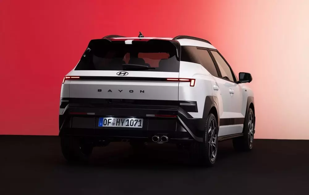 Hyundai Bayon 2027 đi kèm tem chữ nổi cỡ lớn trên cửa cốp sau Hyundai Bayon 2027 đi kèm tem chữ nổi cỡ lớn trên cửa cốp sau
