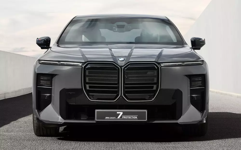 BMW Concept 7 Protection là xe hybrid cắm sạc BMW Concept 7 Protection là xe hybrid cắm sạc
