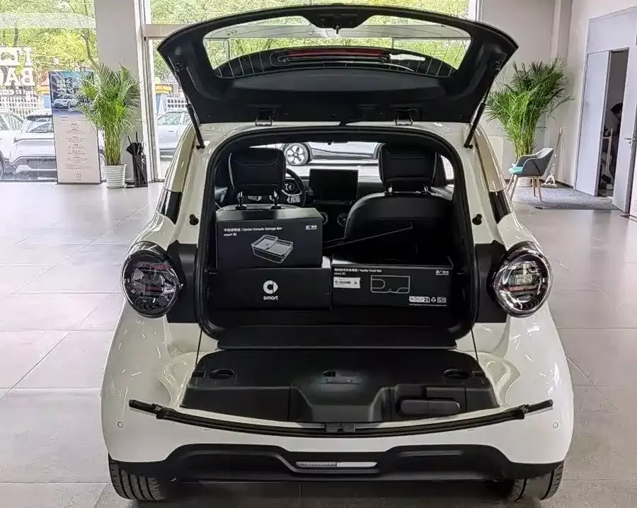 Cửa cốp của Smart #2 có thể mở hai chiều Cửa cốp của Smart #2 có thể mở hai chiều