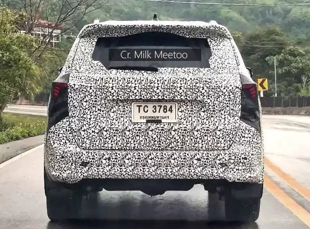 Toyota Fortuner 2027 có thêm đèn hậu mới Toyota Fortuner 2027 có thêm đèn hậu mới