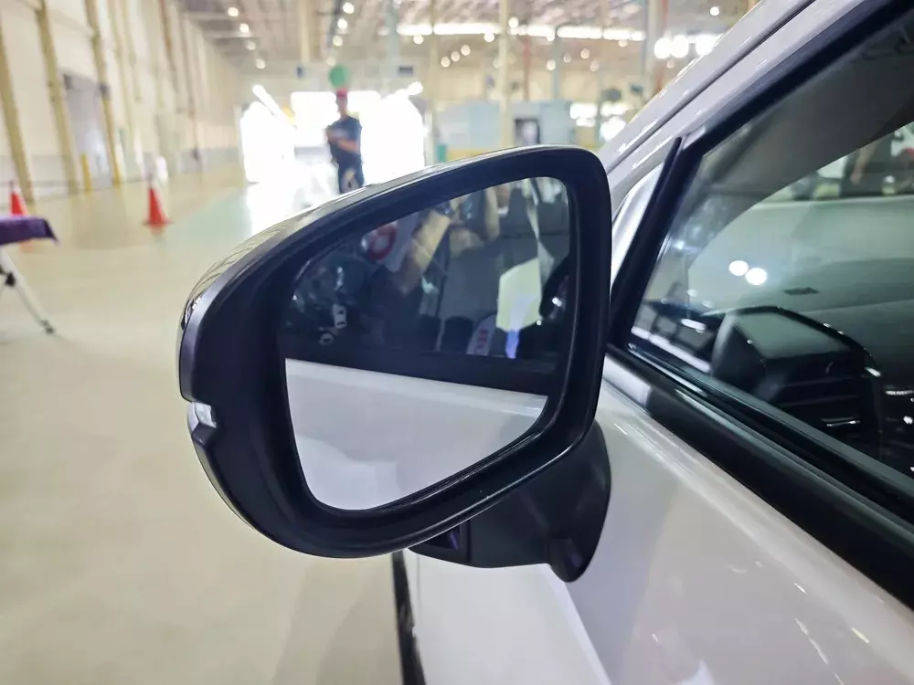 Honda City Hatchback 2026 có hệ thống giám sát điểm mù kết hợp với camera cập lề Honda LaneWatch Honda City Hatchback 2026 có hệ thống giám sát điểm mù kết hợp với camera cập lề Honda LaneWatch