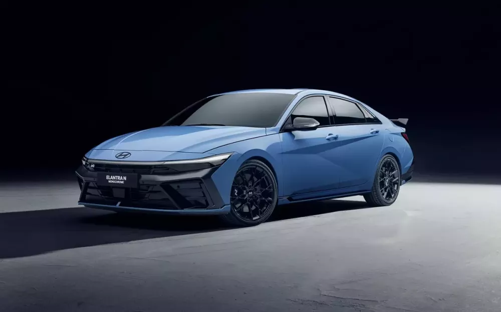 Hyundai Elantra N Monochrome trình làng, dành cho những người thích cầm lái nhưng ghét sự nổi bật Hyundai Elantra N Monochrome trình làng, dành cho những người thích cầm lái nhưng ghét sự nổi bật