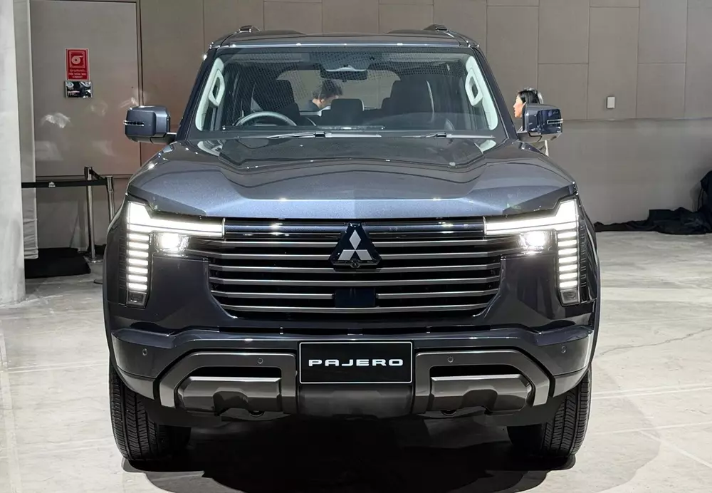 Mitsubishi Pajero 2027 bản thấp Mitsubishi Pajero 2027 bản thấp