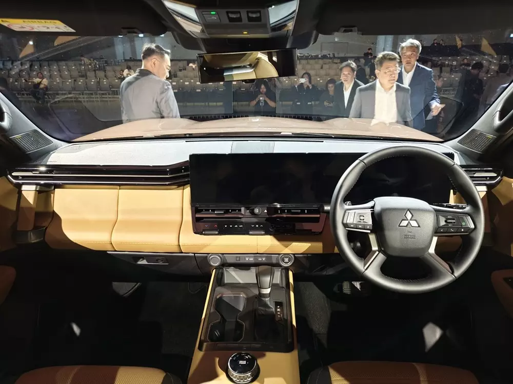 Khoang lái của Mitsubishi Pajero 2027 Khoang lái của Mitsubishi Pajero 2027