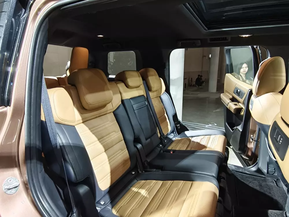 Hàng ghế giữa của Mitsubishi Pajero 2027 Hàng ghế giữa của Mitsubishi Pajero 2027