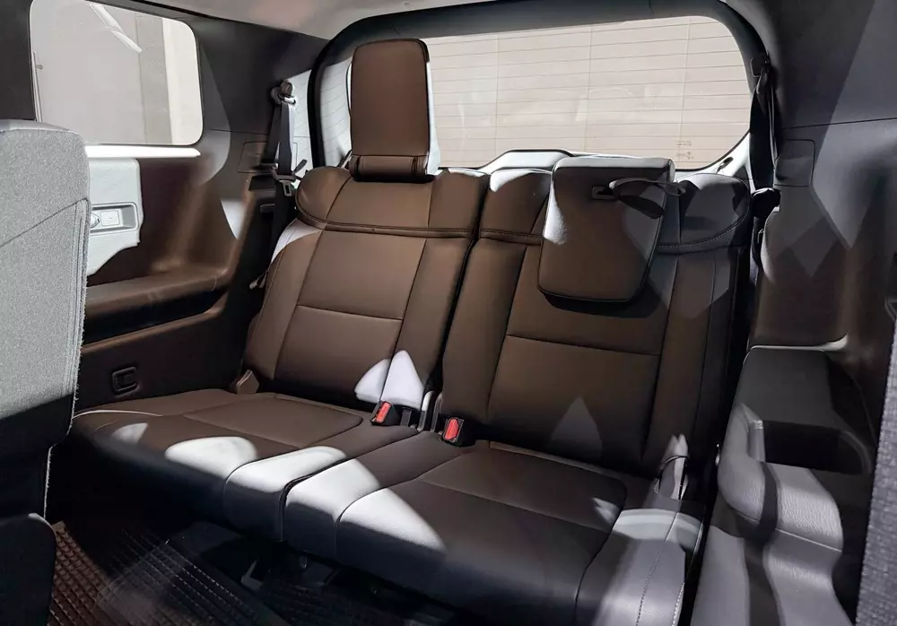 Hàng ghế cuối của Mitsubishi Pajero 2027 Hàng ghế cuối của Mitsubishi Pajero 2027