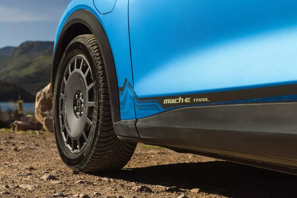 Bộ mâm 19 inch màu xám mới của Ford Mustang Mach-E Trail 2027 