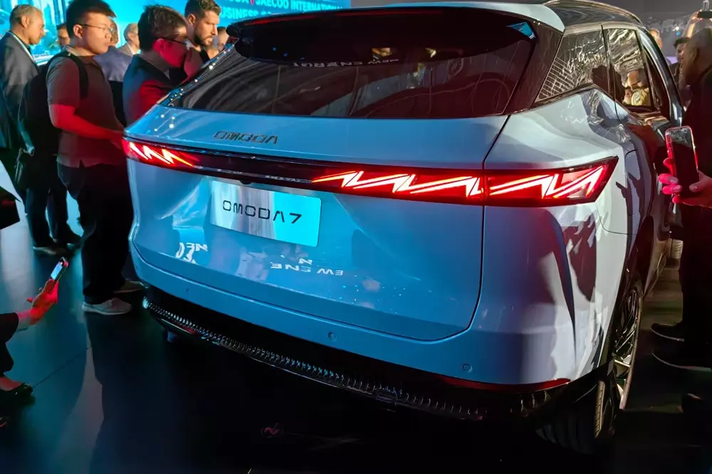 Omoda C7 SHS-H sẽ có khả năng di chuyển không cần xăng dài hơn Omoda C7 SHS-H sẽ có khả năng di chuyển không cần xăng dài hơn