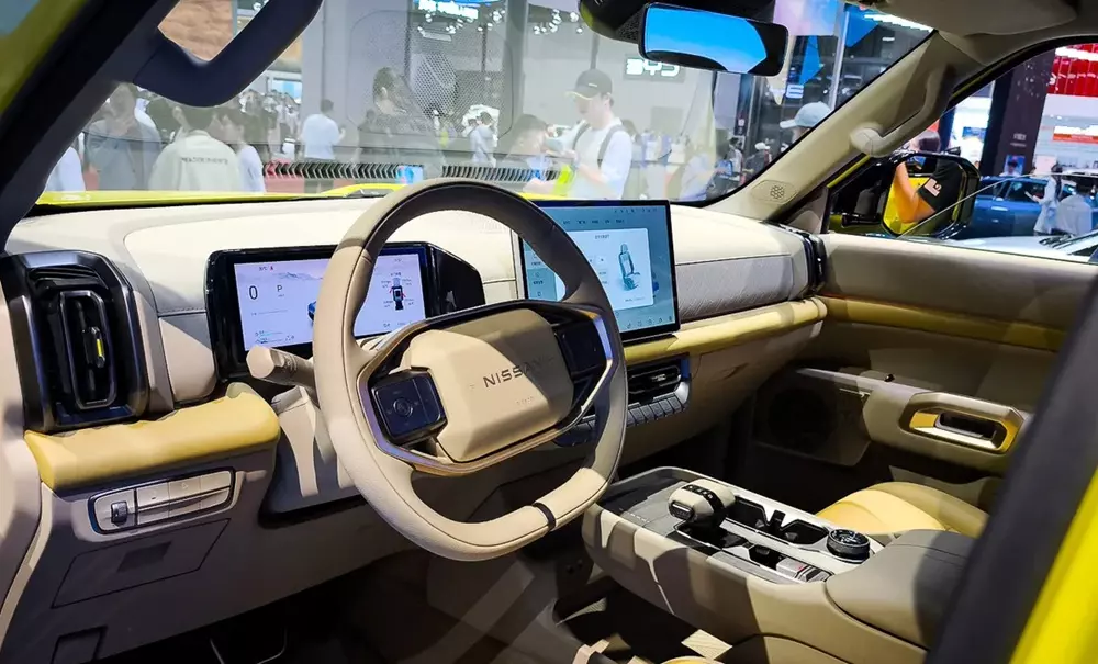 Khoang lái của Nissan Navara Pro PHEV