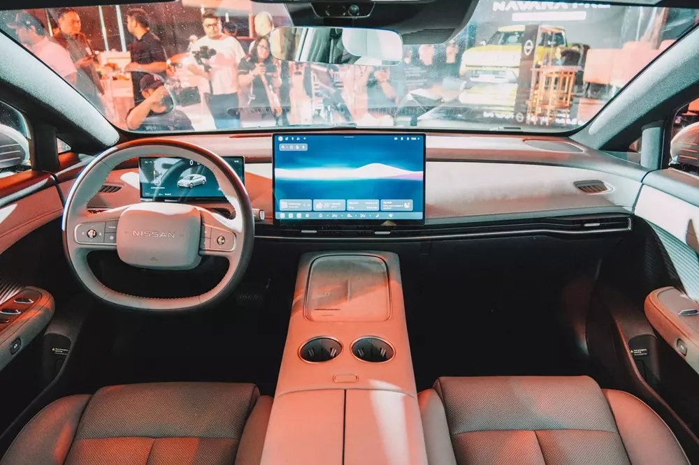 Khoang lái bên trong Nissan Primera EV