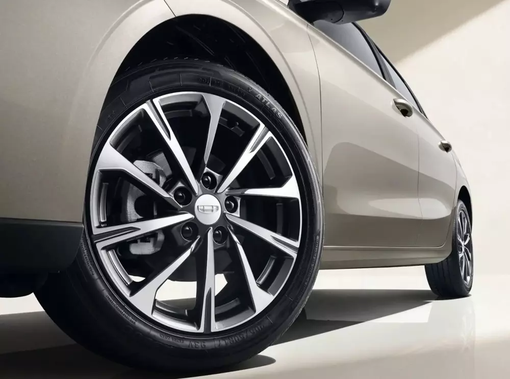 Geely Emgrand 2027 sở hữu mâm 17 inch