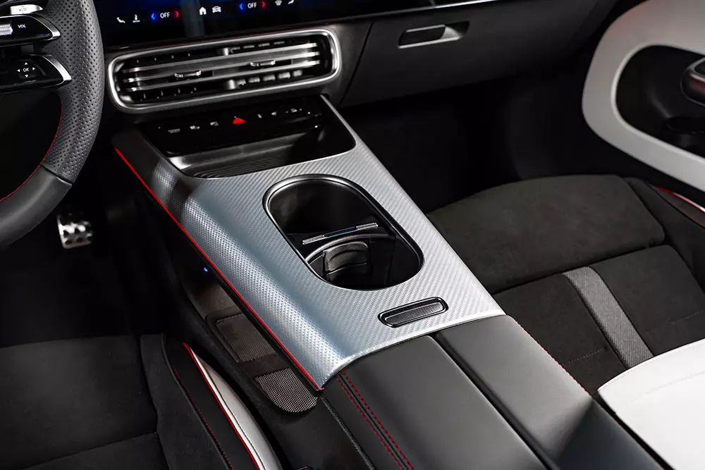 Cụm điều khiển trung tâm của Mercedes-Benz CLA 200 electric Cụm điều khiển trung tâm của Mercedes-Benz CLA 200 electric