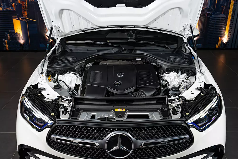Mercedes-Benz GLC 350 e 4Matic dùng động cơ hybrid sạc điện Mercedes-Benz GLC 350 e 4Matic dùng động cơ hybrid sạc điện