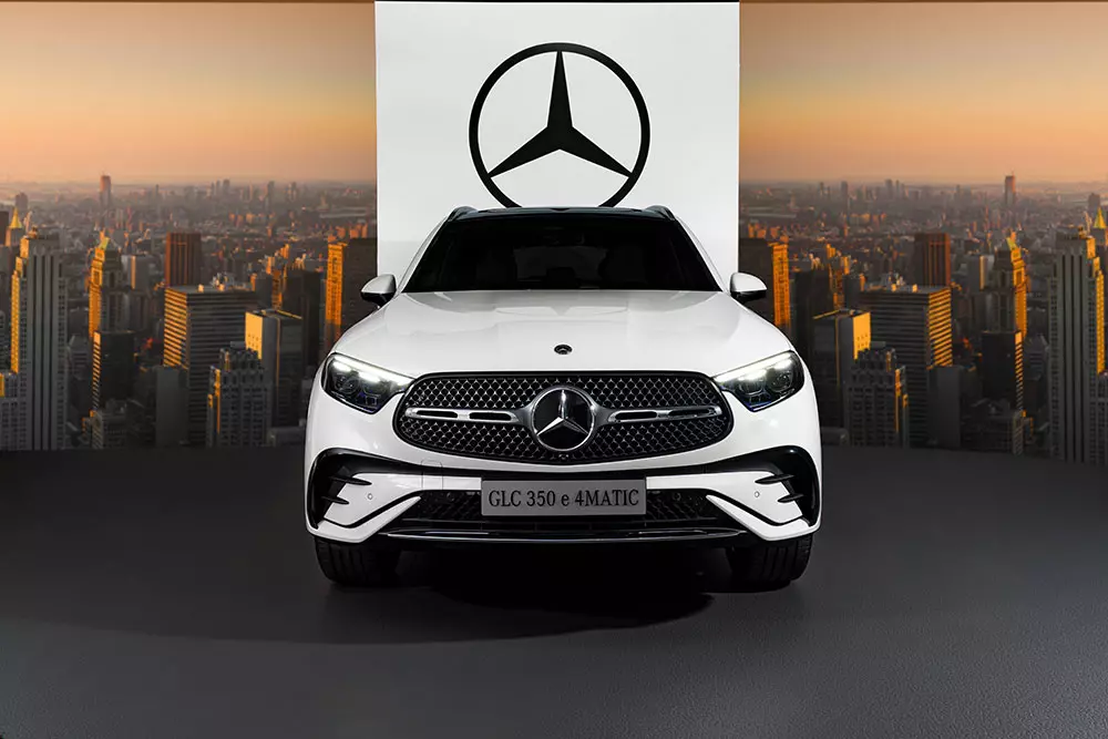 Mercedes-Benz GLC 350 e 4Matic được trang bị gói ngoại thất AMG Line Mercedes-Benz GLC 350 e 4Matic được trang bị gói ngoại thất AMG Line