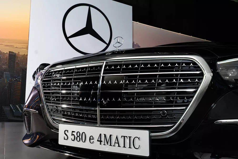 Mercedes-Benz S-Class 2027 được trang bị lưới tản nhiệt mới