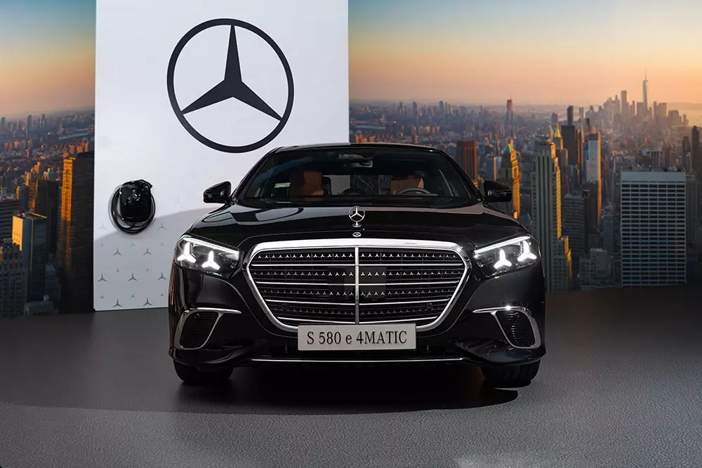 Mercedes-Benz S 580 e 4Matic chỉ ăn 2,09 lít/100 km