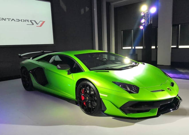 Giới mê xe hy vọng chiếc Lamborghini Aventador SVJ đầu tiên về Việt Nam mang màu sơn xanh mờ Matte Green đầy hấp dẫn Giới mê xe hy vọng chiếc Lamborghini Aventador SVJ đầu tiên về Việt Nam mang màu sơn xanh mờ Matte Green đầy hấp dẫn