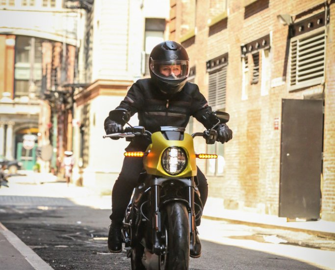 Trang bị mô tơ điện và khối pin lớn giúp xe vận hành mạnh mẽ và khá lâu Trang bị mô tơ điện và khối pin lớn giúp xe vận hành mạnh mẽ và khá lâu